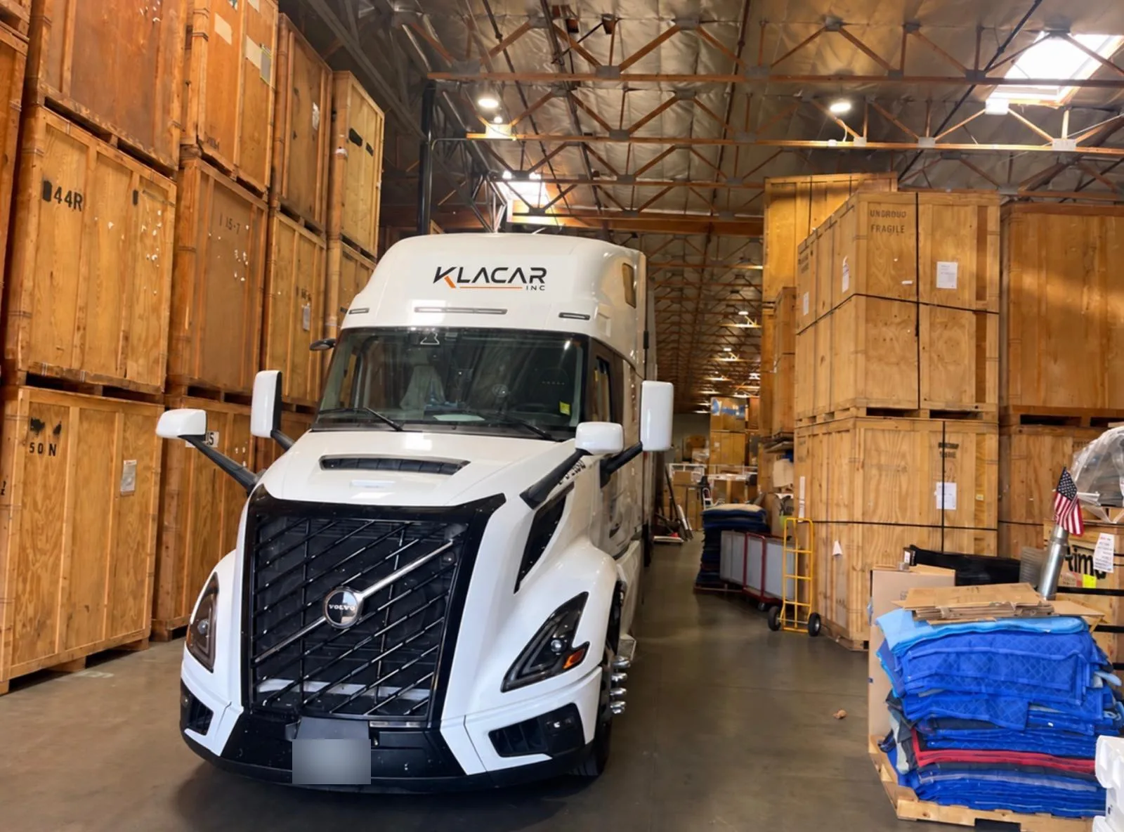 Klacar truck parked inside the warehouse